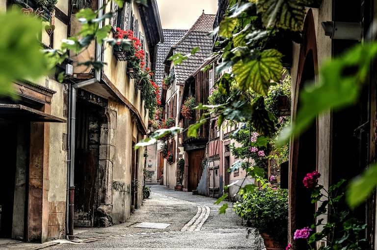 les ruelles d'alsace sont charmantes