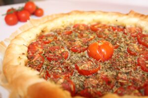 tarte à la moutarde et aux tomates cerises