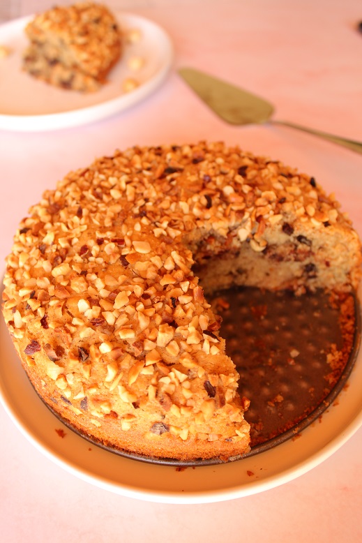 gâteau à la noisette et aux pépites de chocolat vegan