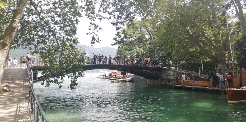 visiter Annecy à vélo